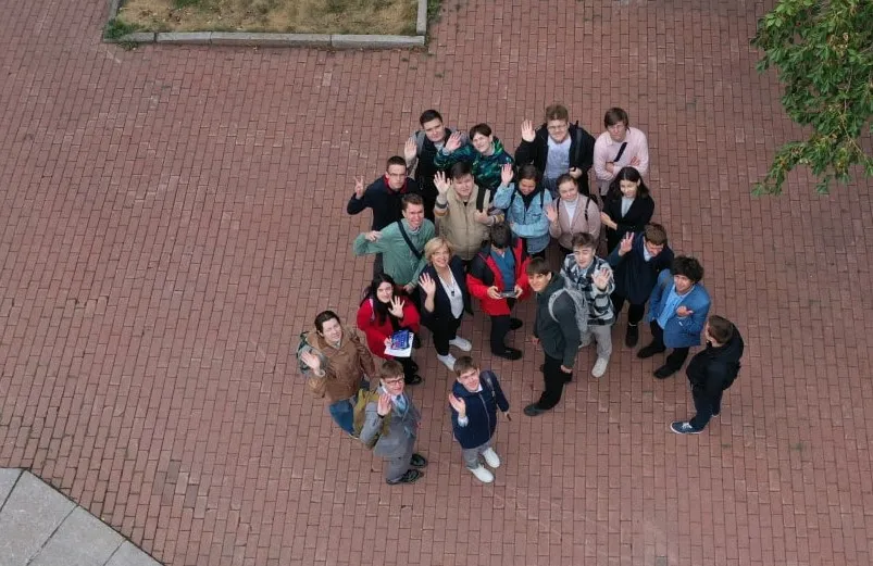 Первокурсники запускают БПЛА под руководством преподавателей кафедры 1 сентября 2022 г. Первокурсники запускают БПЛА под руководством преподавателей кафедры 1 сентября 2022 г.