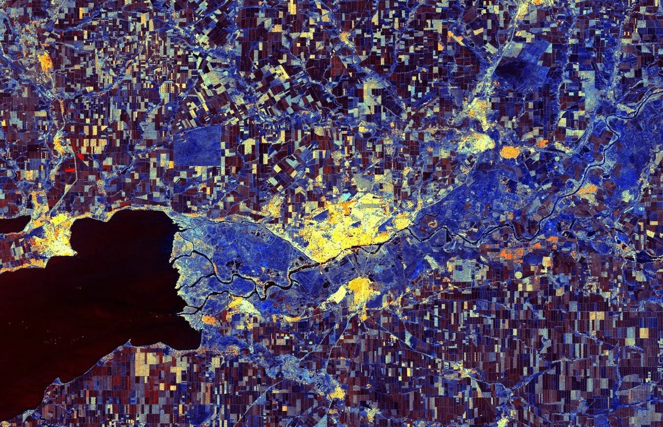 Синтезированное радиолокационное изображение Sentinel-1, 14.08.2019. Ростов-на-Дону Синтезированное радиолокационное изображение Sentinel-1, 14.08.2019. Ростов-на-Дону